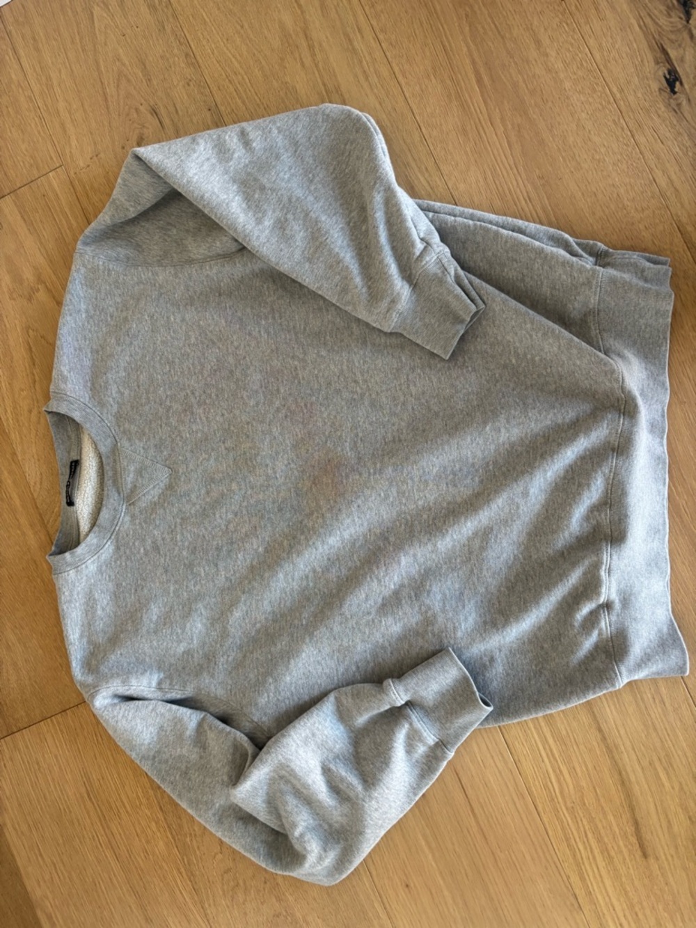 Brandy Melville Classic Crewneck Sweatshirt - Gray
